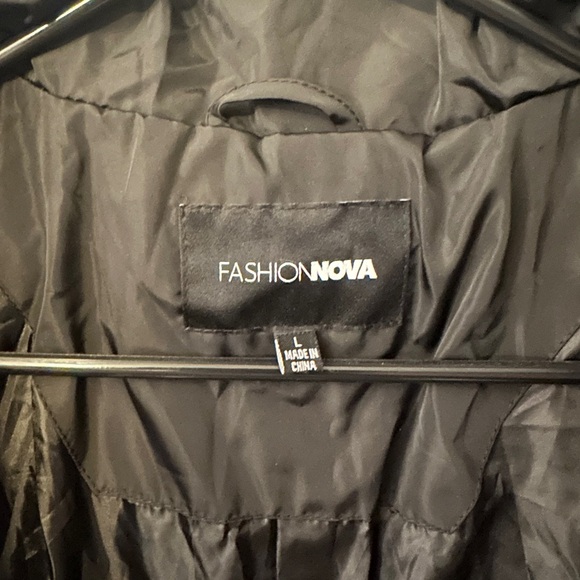NWOT Fashion Nova Cropped Puff Jacket - Picture 4 of 5